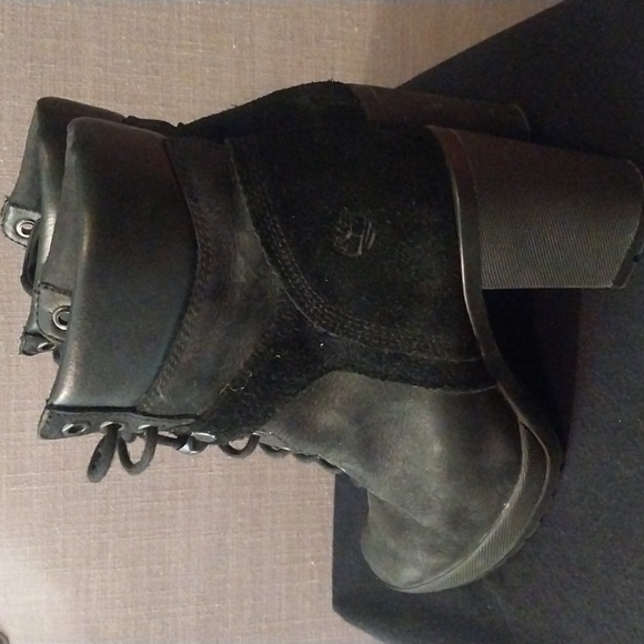 Timberland Boots - Picture 3 of 7